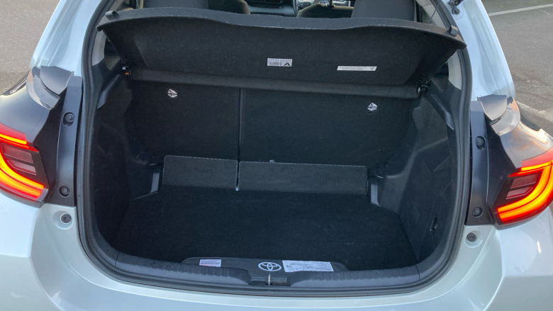 Toyota Yaris 1.5 Hybrid Design 5dr CVT Hybrid Hatchback